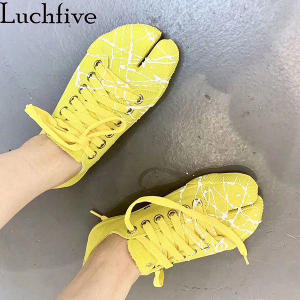 new fashion split toe sneakers women silver blue yellow graffiti lace up casual flat shoes comfortable soft bottom running shoes, Black
new fashion split toe sneakers women silver blue yellow graffiti lace up casual flat shoes comfortable soft bottom running shoes, Black