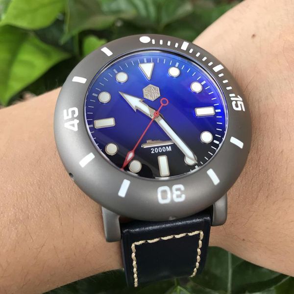 san martin men automatic watch titanium case diver watch 2000m water resistant luminous bezel limited edition fashion wristwatch, Slivery;brown
san martin men automatic watch titanium case diver watch 2000m water resistant luminous bezel limited edition fashion wristwatch, Slivery;brown