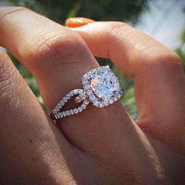Junerain Brand Designer Engagement Women Rings with Micro Paved Classic Cubic Zircon Stone Proposal Engagement Rings Wholesale Lots&Bulk
Junerain Brand Designer Engagement Women Rings with Micro Paved Classic Cubic Zircon Stone Proposal Engagement Rings Wholesale Lots&Bulk