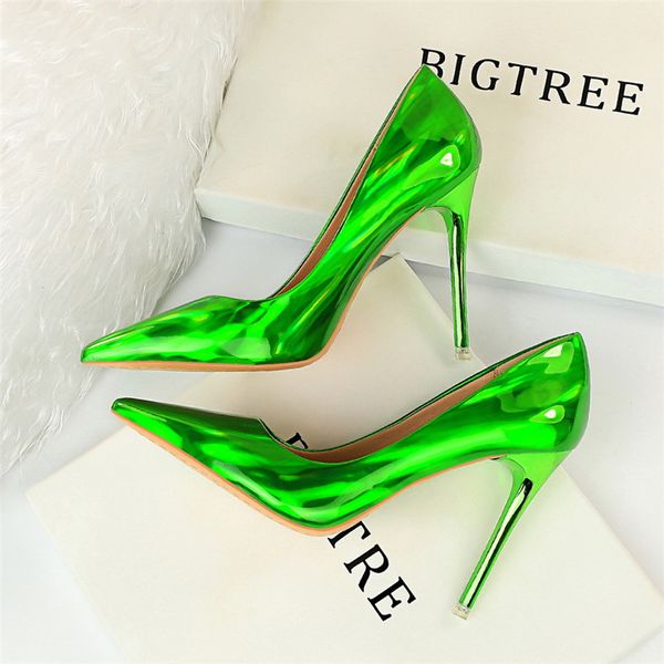 2020 women fetish women .5cm high heels plus size 43 stripper scarpins glossy pumps stiletto wedding bridal party prom shoes, Black
2020 women fetish women .5cm high heels plus size 43 stripper scarpins glossy pumps stiletto wedding bridal party prom shoes, Black