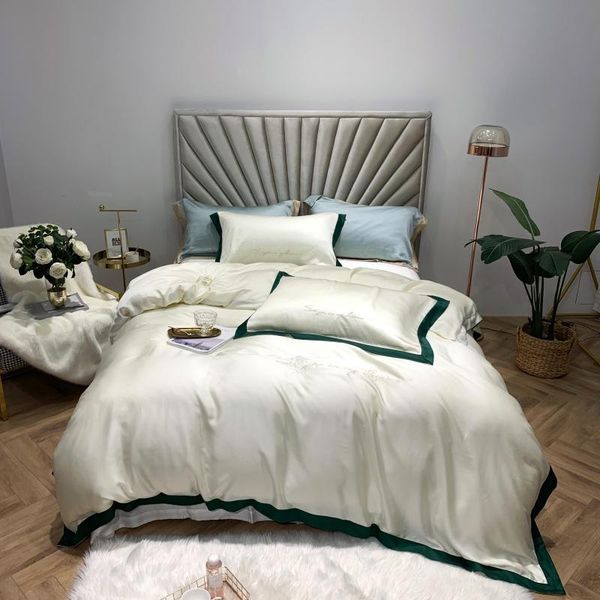 42 white tencel bedclothes simple fashion bed sheet duvet cover sets 4pcs bedding set
42 white tencel bedclothes simple fashion bed sheet duvet cover sets 4pcs bedding set
