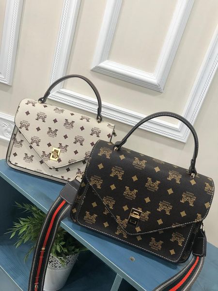fashion retro shoulder bags ladies messenger bag niche bag female trend small square bag c k female l9216
fashion retro shoulder bags ladies messenger bag niche bag female trend small square bag c k female l9216