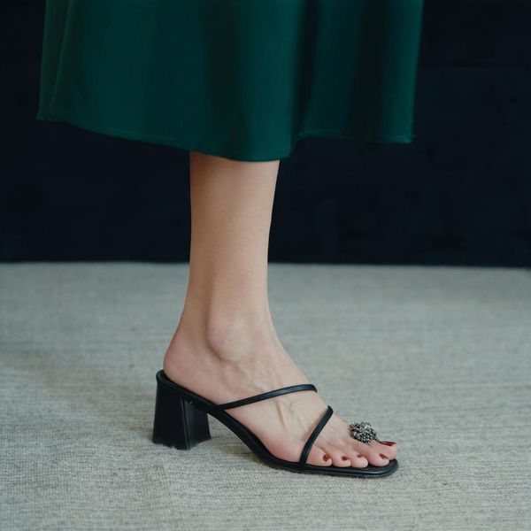 thick toe sandals female 2020 summer new fashion wild rhinestone slippers thin belt leather high heel slippers z854, Black
thick toe sandals female 2020 summer new fashion wild rhinestone slippers thin belt leather high heel slippers z854, Black
