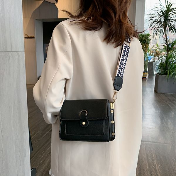wide strap women's shoulder bag designer messenger handbag fashion female small square crossbody bag buckled flap tote
wide strap women's shoulder bag designer messenger handbag fashion female small square crossbody bag buckled flap tote