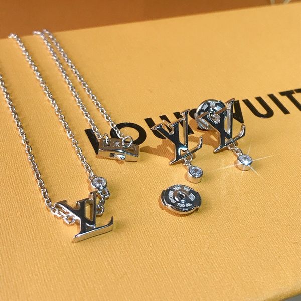 fashion jewelry sets lady 316l titanium steel four leaf flower v letter 18k plated gold double deck two piece set with box xl16, Golden;silver
fashion jewelry sets lady 316l titanium steel four leaf flower v letter 18k plated gold double deck two piece set with box xl16, Golden;silver