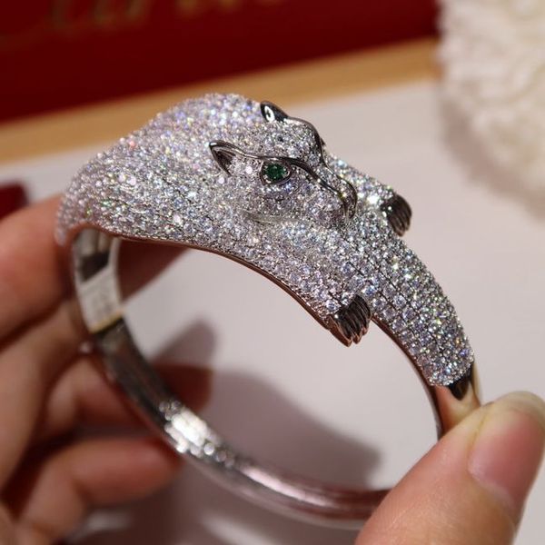 wholesale 2020 new designer cuff cubic zirconia paved bangle 18k yellow gold/white gold plated bracelets luxury jewelry women, Black
wholesale 2020 new designer cuff cubic zirconia paved bangle 18k yellow gold/white gold plated bracelets luxury jewelry women, Black