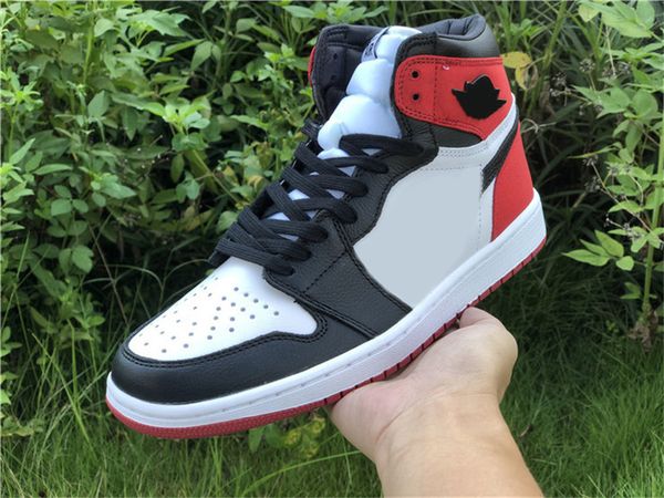 new authentic 1 high og wmns satin black toe men women basketball shoes black white varstiy red sneakers outdoor sports with original box
new authentic 1 high og wmns satin black toe men women basketball shoes black white varstiy red sneakers outdoor sports with original box