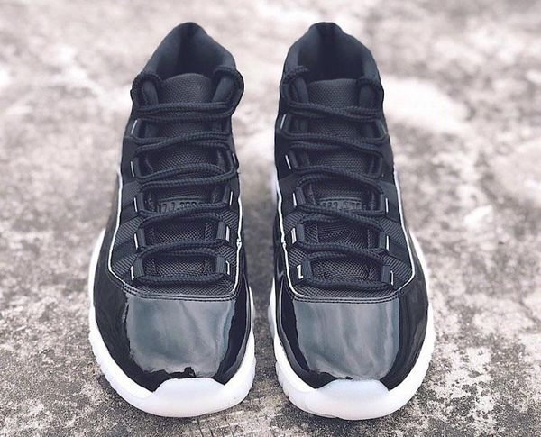 2020 25th anniversary black white metallic sliver 11s men women basketball shoes 11s jumpman 23 outdoor sports sneaker mens trainers
2020 25th anniversary black white metallic sliver 11s men women basketball shoes 11s jumpman 23 outdoor sports sneaker mens trainers