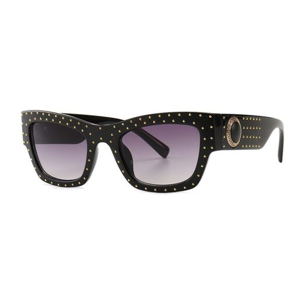 2020 new luxury men sunglasses gold emblem rivet designer sun glasses women square fashion eyewear, White;black
2020 new luxury men sunglasses gold emblem rivet designer sun glasses women square fashion eyewear, White;black