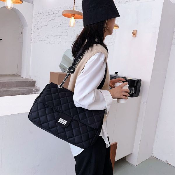 women's large-capacity solid color messenger korean diamond shoulder diamond style western style shoulder bag simple all-match large ba
women's large-capacity solid color messenger korean diamond shoulder diamond style western style shoulder bag simple all-match large ba