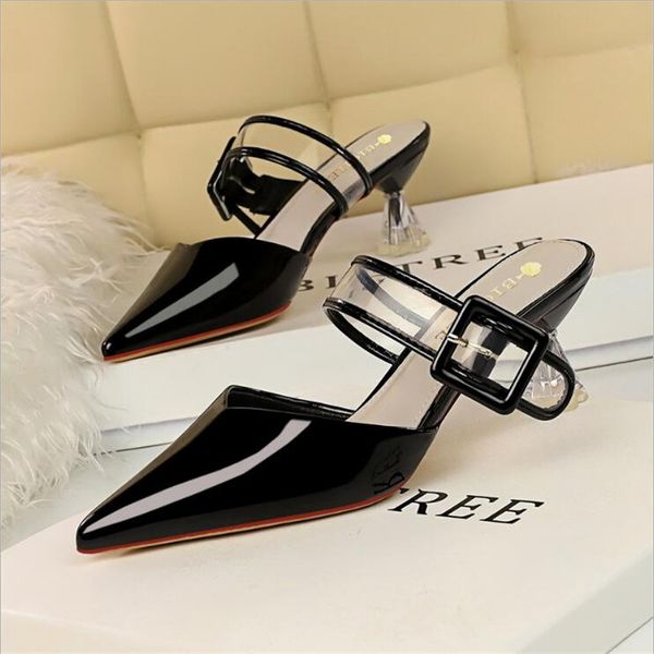 2020 new summer women mules slippers high crystal heel pointed toe buckle ladies women shoes beige outside slides slippers, Black
2020 new summer women mules slippers high crystal heel pointed toe buckle ladies women shoes beige outside slides slippers, Black