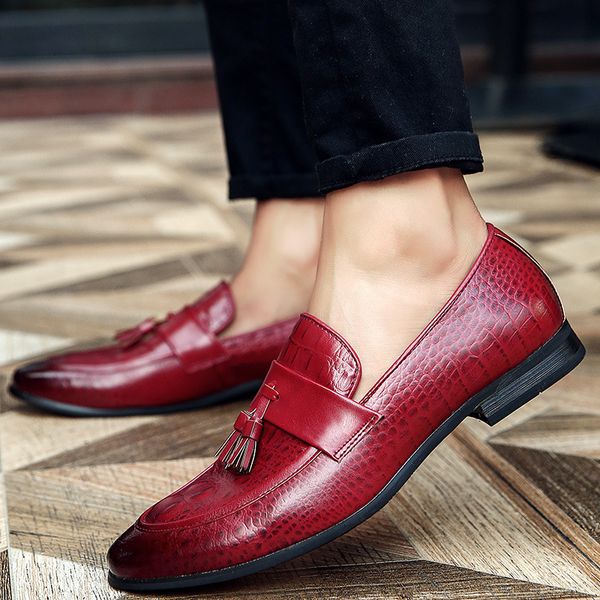 2020 new style fashion mens shoes youth british red tassels hair stylist set foot loafers mens thin shoes, Black
2020 new style fashion mens shoes youth british red tassels hair stylist set foot loafers mens thin shoes, Black