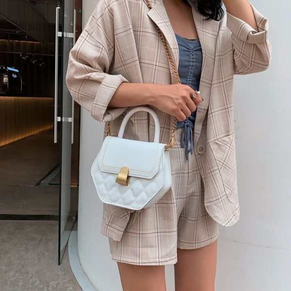 2020 fashion new chain pack oblique slung single shoulder bag geometric bag small womens handbags and purses messenger
2020 fashion new chain pack oblique slung single shoulder bag geometric bag small womens handbags and purses messenger