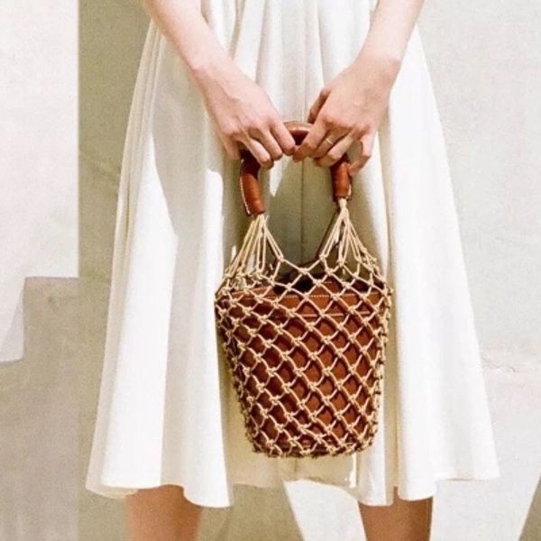 beach bag nets bucket bags hollow bao bao women summer totes bag 2020 new fashion white brown red white pink color
beach bag nets bucket bags hollow bao bao women summer totes bag 2020 new fashion white brown red white pink color