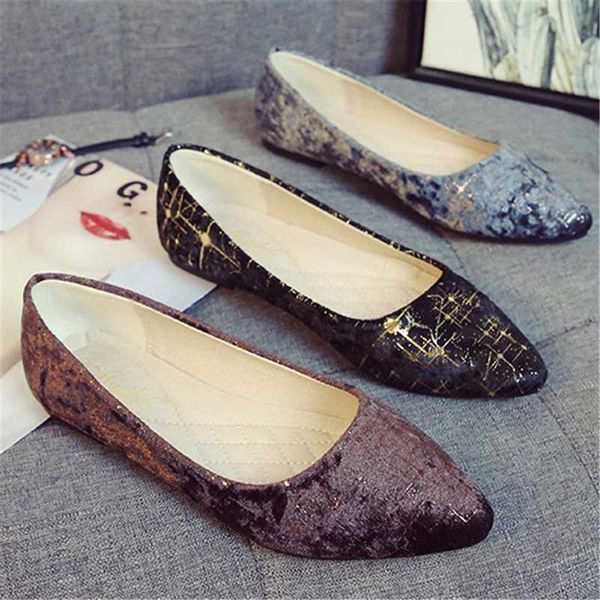 women flats shoes 2020 new fashion shoes flock casual office ladies slip on black gray coffee women footwear big size 43
women flats shoes 2020 new fashion shoes flock casual office ladies slip on black gray coffee women footwear big size 43