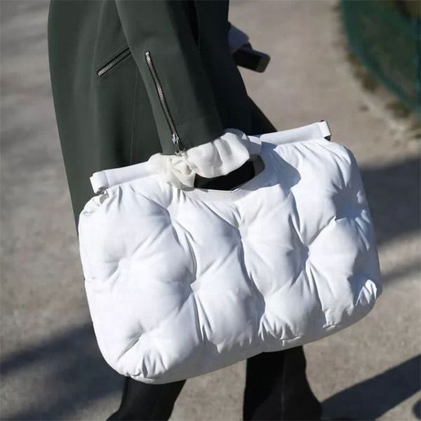 high-quality women tote bag space cotton handbags lady winter autumn casual crossbody bag down feather bale handle femme
high-quality women tote bag space cotton handbags lady winter autumn casual crossbody bag down feather bale handle femme