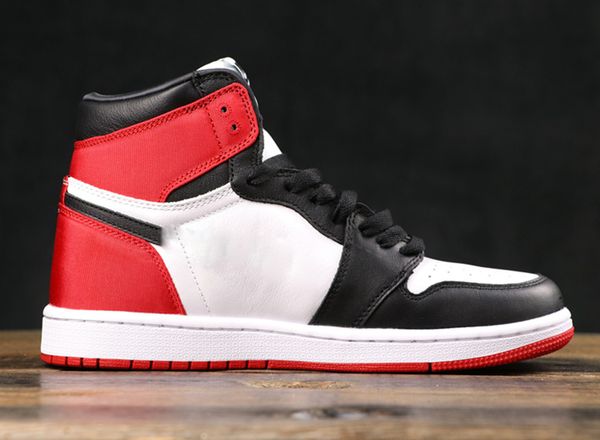 1 satin casual shoes mens chicago red black toe 1s og sneakers basketball shoes blue white trainers first class flight sport shoes 40-46
1 satin casual shoes mens chicago red black toe 1s og sneakers basketball shoes blue white trainers first class flight sport shoes 40-46
