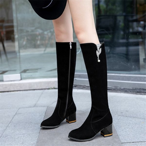 rhinestone black knee the high boots winter shoes women fashion thick heek women long boots suede leather shoes large size 48
rhinestone black knee the high boots winter shoes women fashion thick heek women long boots suede leather shoes large size 48