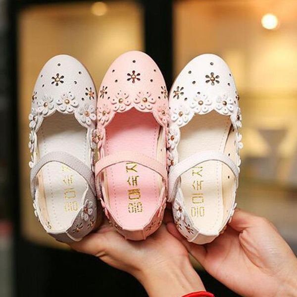 cute newborn baby girl hollow out flower anti-slip princess shoes flat sandals qualities girl faux leather shoes anti-slip, Black;grey
cute newborn baby girl hollow out flower anti-slip princess shoes flat sandals qualities girl faux leather shoes anti-slip, Black;grey