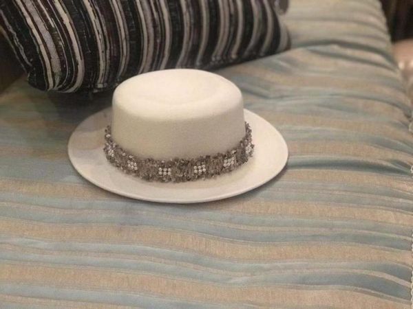 stingy brim hats 01911-shi british style white wool pearl ribbon lady fedoras cap women panama jazz hat, Blue;gray
stingy brim hats 01911-shi british style white wool pearl ribbon lady fedoras cap women panama jazz hat, Blue;gray