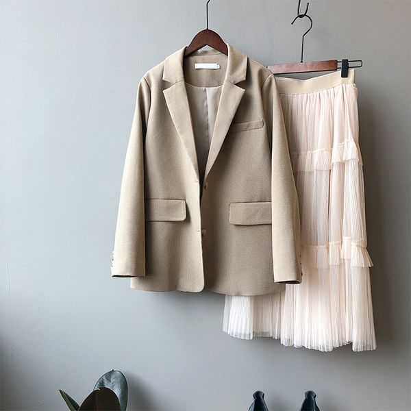 women's suits & blazers 2021 women spring blazer coat turn down collar vintage casaco feminino for elegant outerwear, White;black
women's suits & blazers 2021 women spring blazer coat turn down collar vintage casaco feminino for elegant outerwear, White;black