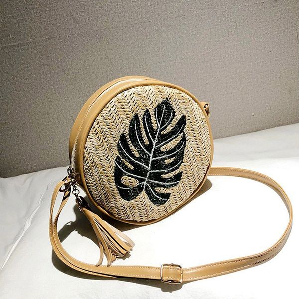 2020 new woven rattan bag round straw shoulder bag small beach handbags women summer hollow handmade messenger crossbody bags
2020 new woven rattan bag round straw shoulder bag small beach handbags women summer hollow handmade messenger crossbody bags