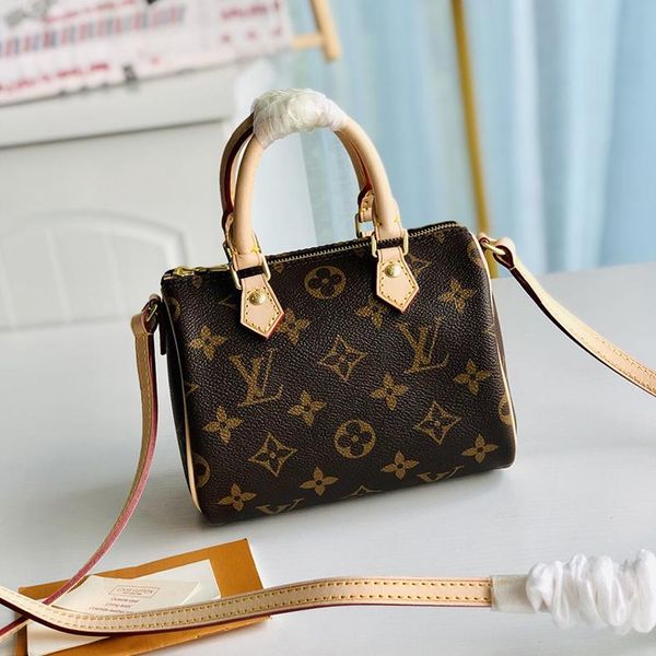 2021q new luxury design ladies handbag shoulder fashion bag wild leather fabric and metal ladies crossbody bag womens dinner party bag n
2021q new luxury design ladies handbag shoulder fashion bag wild leather fabric and metal ladies crossbody bag womens dinner party bag n
