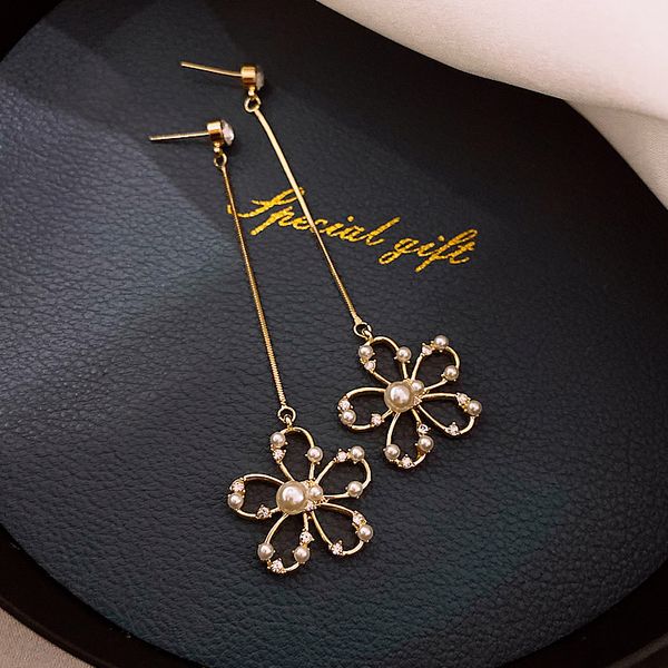new korean temperament net red goddess long section imitation pearl petal earrings french ladies earrings female jewelry, Golden;silver
new korean temperament net red goddess long section imitation pearl petal earrings french ladies earrings female jewelry, Golden;silver