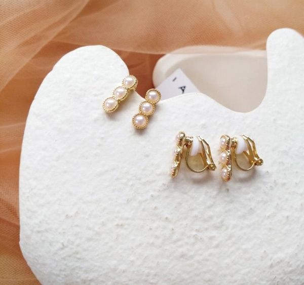 korean simple geometric imitation pearl small stud earrings temperament girl women fashion beautiful ear clip002, Golden;silver
korean simple geometric imitation pearl small stud earrings temperament girl women fashion beautiful ear clip002, Golden;silver