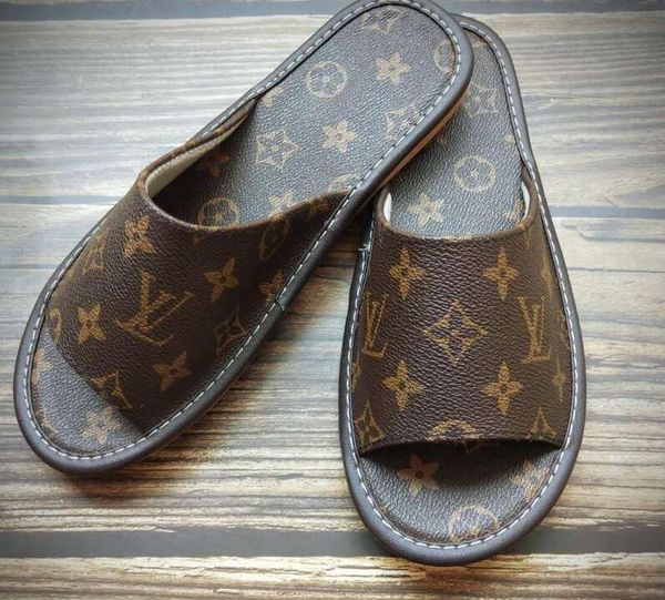 2020 new arrivals mens womens summer sandals beach slide casual slippers ladies comfort shoes print leather flowers bee 36-46c5 c04, Black
2020 new arrivals mens womens summer sandals beach slide casual slippers ladies comfort shoes print leather flowers bee 36-46c5 c04, Black