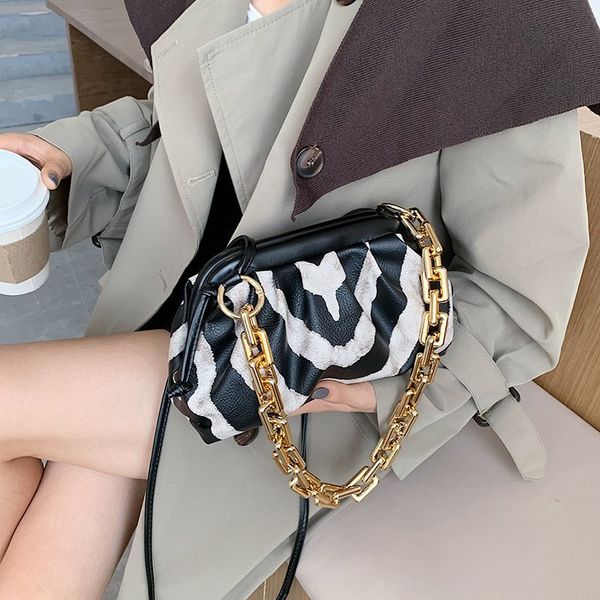 thick chain pu leather crossbody bags for women 2020 trend shoulder bag women's trending handbags lady travel clutch
thick chain pu leather crossbody bags for women 2020 trend shoulder bag women's trending handbags lady travel clutch