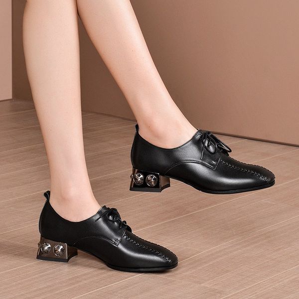 2020 new thick heel square head deep mouth leather large lace-up low heel women's shoes office party wedding banquet square, Black
2020 new thick heel square head deep mouth leather large lace-up low heel women's shoes office party wedding banquet square, Black