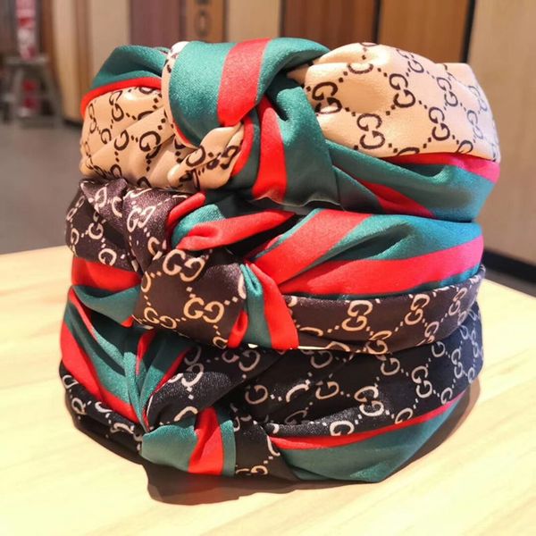 2020 new women bowknot wide hairband cross knotted head band girls fashion fabric headband solid head hoop lady hair accessories, Black;brown
2020 new women bowknot wide hairband cross knotted head band girls fashion fabric headband solid head hoop lady hair accessories, Black;brown