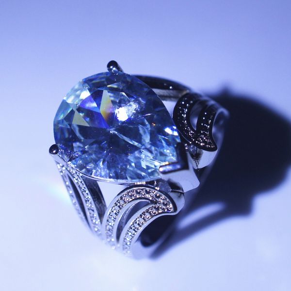 big water drop cubic zircon rings for women fashion engagement party jewelry valentines gift, Golden;silver
big water drop cubic zircon rings for women fashion engagement party jewelry valentines gift, Golden;silver