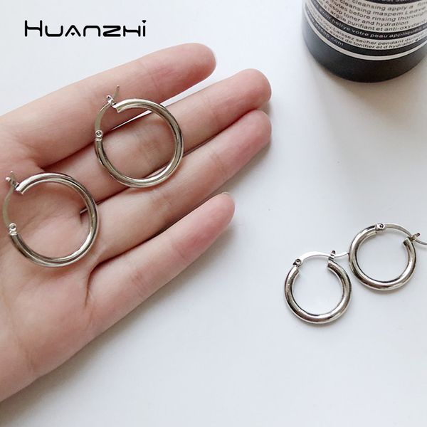 huanzhi 2020 new korean minimalist sweet silver hollow geometric circle metal hoop earrings for women party gift, Golden;silver
huanzhi 2020 new korean minimalist sweet silver hollow geometric circle metal hoop earrings for women party gift, Golden;silver