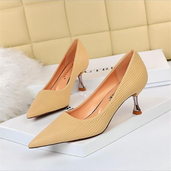 2020 spring fall elegant women 6cm thin high heels pumps tacones yellow nude kitten low heels soft leather korean party shoes, Black
2020 spring fall elegant women 6cm thin high heels pumps tacones yellow nude kitten low heels soft leather korean party shoes, Black