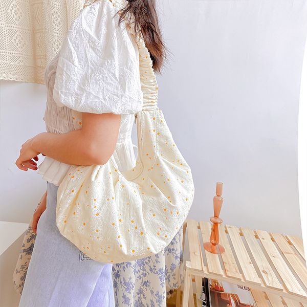 20020 new small daisy three-dimensional printed fabric diagonally all-match fashion adjustable fold shoulder strap cloth bag
20020 new small daisy three-dimensional printed fabric diagonally all-match fashion adjustable fold shoulder strap cloth bag