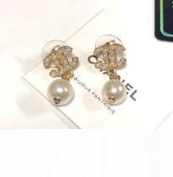 luxury jewelry women earrings single pearl designer stud earrings high-end elagant round stud fashion style 999, Golden;silver
luxury jewelry women earrings single pearl designer stud earrings high-end elagant round stud fashion style 999, Golden;silver