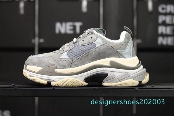 2018 designer shoes paris 17fw triple-s sneaker triple s casual luxury dad shoes for men's beige black sports tennis shoe 36-45 a22 s08 
2018 designer shoes paris 17fw triple-s sneaker triple s casual luxury dad shoes for men's beige black sports tennis shoe 36-45 a22 s08