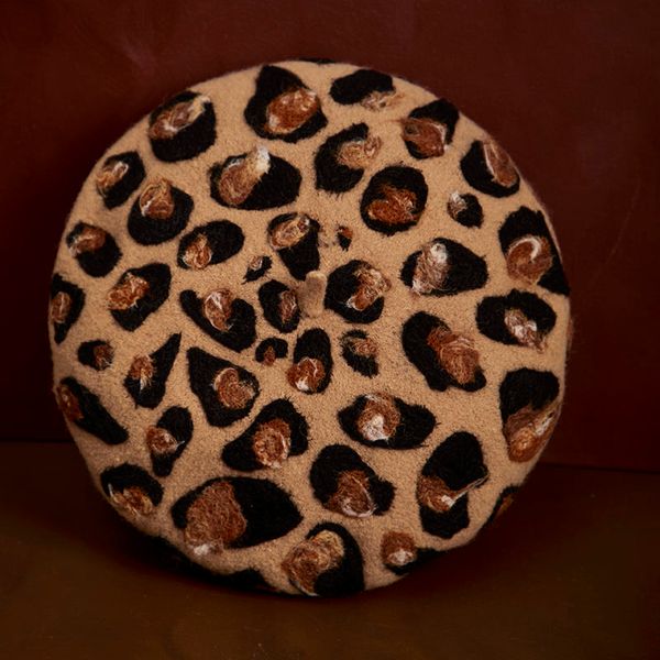 berets checking carpet leopard painter lady go out shopping street snap beret in the fall and winter of cap, Blue;gray
berets checking carpet leopard painter lady go out shopping street snap beret in the fall and winter of cap, Blue;gray