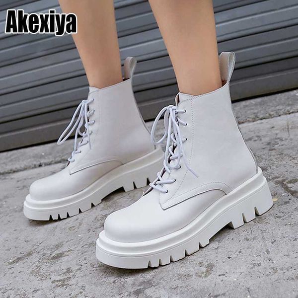 boots size 34-42 2021 ins woman leather ankle lace up shoes short winter warm platform heels footwear p024, Black
boots size 34-42 2021 ins woman leather ankle lace up shoes short winter warm platform heels footwear p024, Black