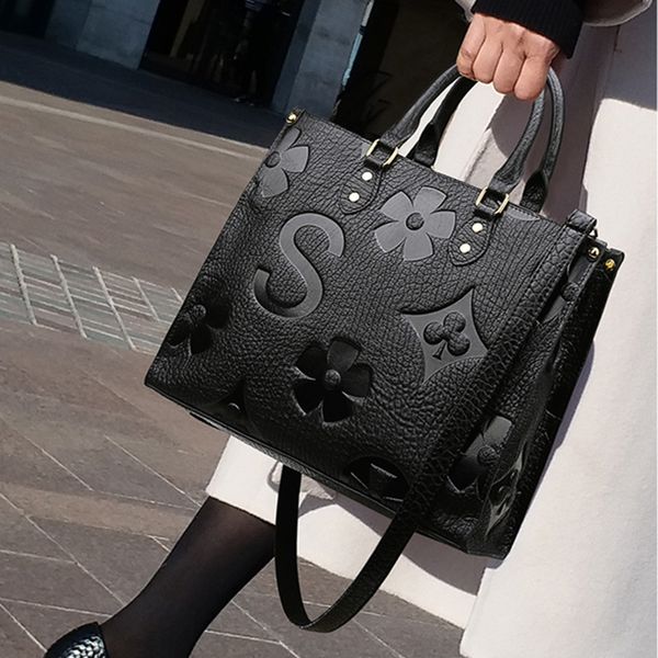 2020 new trend fashion female genuine leather bags large-capacity messenger bags single shoulder portable multipurpose tote
2020 new trend fashion female genuine leather bags large-capacity messenger bags single shoulder portable multipurpose tote