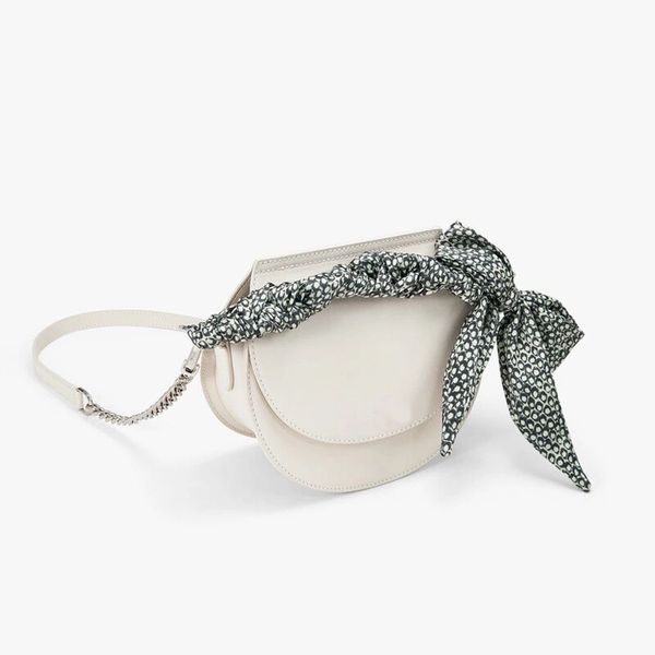 2020 new small c k women's bag silk scarf decorative single shoulder bag ladies cross saddle female fashion high-quality
2020 new small c k women's bag silk scarf decorative single shoulder bag ladies cross saddle female fashion high-quality