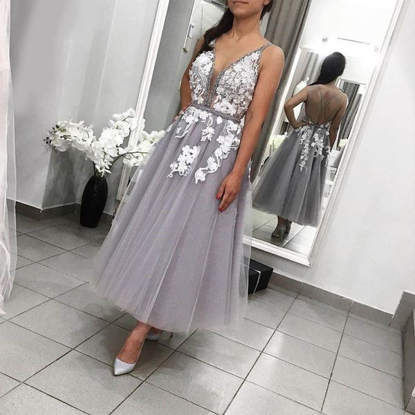 grey v neck ankle-length short prom dresses vestido de festia beaded deep v neck open backless lace a-line evening party gowns, Black;red
grey v neck ankle-length short prom dresses vestido de festia beaded deep v neck open backless lace a-line evening party gowns, Black;red