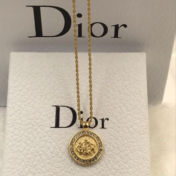 wild waist necklace female temperament new tidal titanium steel clavicle chain simple fashion wild pendant necklace with gift box 33, Silver
wild waist necklace female temperament new tidal titanium steel clavicle chain simple fashion wild pendant necklace with gift box 33, Silver