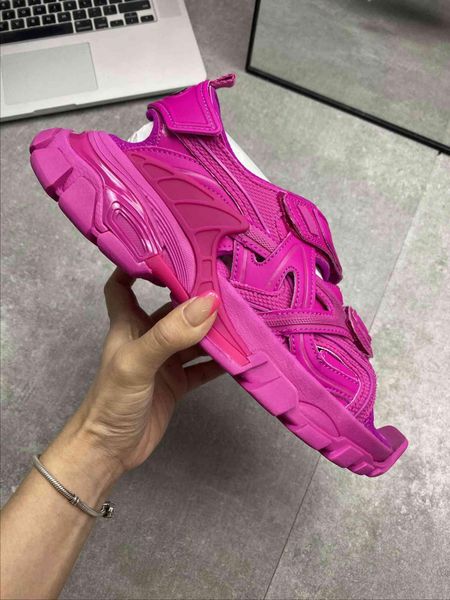 hommes chaussures designers triple sneakers maille stretch speed trainer b icon mid-2.0 sneakers casual shoes track men boots, Black
hommes chaussures designers triple sneakers maille stretch speed trainer b icon mid-2.0 sneakers casual shoes track men boots, Black