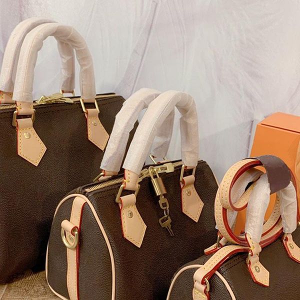 designer-bags 2020 brand handbag special canvas with genuine leather shoulder bag totes lady's crossbody bag brown trave b
designer-bags 2020 brand handbag special canvas with genuine leather shoulder bag totes lady's crossbody bag brown trave b