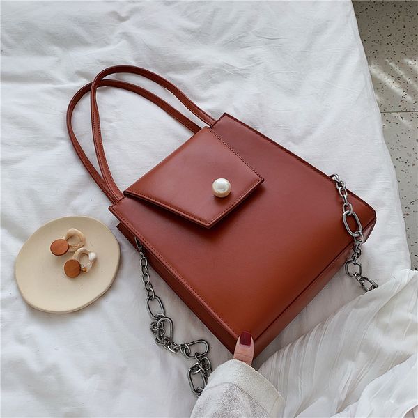 new fashion large capacity women's retro shoulder bag big bag
new fashion large capacity women's retro shoulder bag big bag