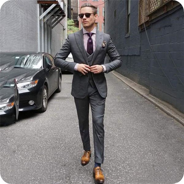 classic peak lapel wedding tuxedos slim fit suits for men groomsmen suit three pieces prom formal suits (jacket+pants+vest+tie) w270, Black;gray
classic peak lapel wedding tuxedos slim fit suits for men groomsmen suit three pieces prom formal suits (jacket+pants+vest+tie) w270, Black;gray