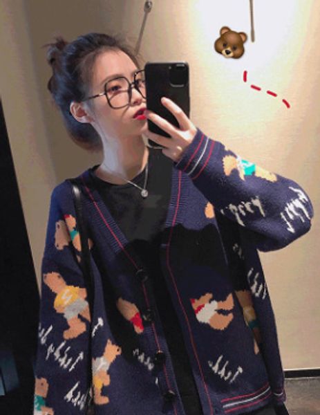 2020 autumn and winter lazy wind v-neck sweater coat women style loose western style new knitted cardigan women, White;black
2020 autumn and winter lazy wind v-neck sweater coat women style loose western style new knitted cardigan women, White;black